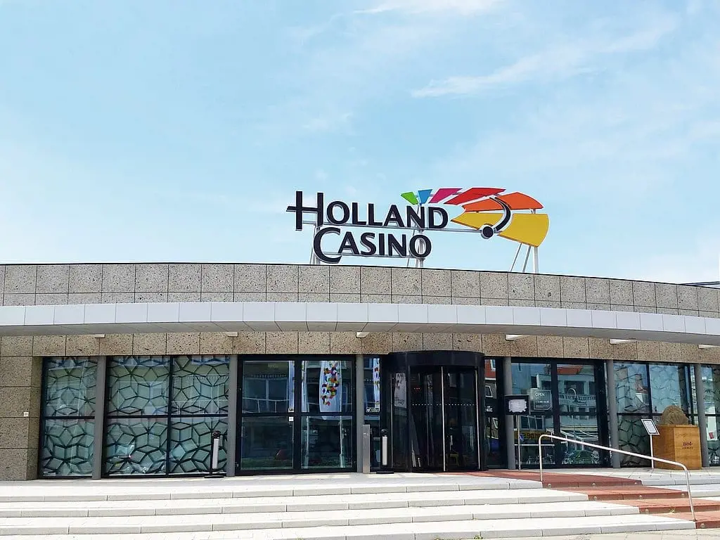 1024px-Holland_Casino_Zandvoort_-_panoramio