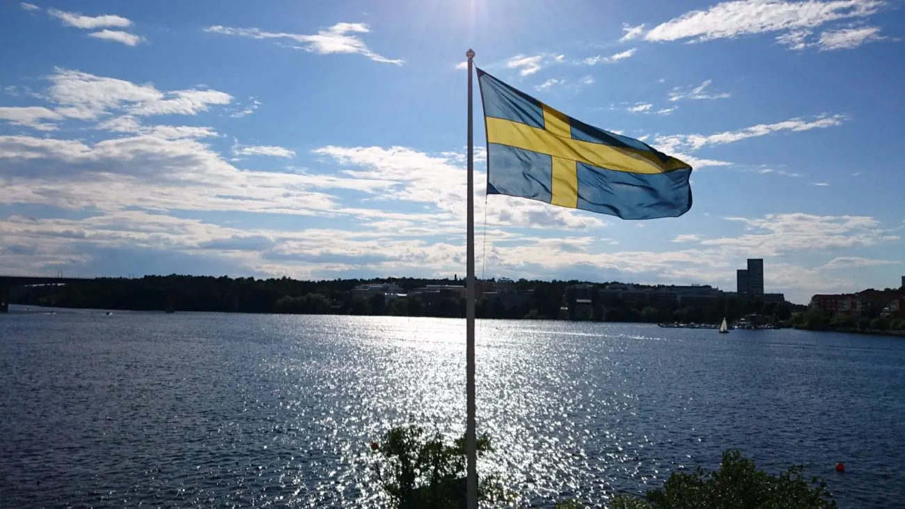 blue-sky-by-the-sea-swedish-flag-745461