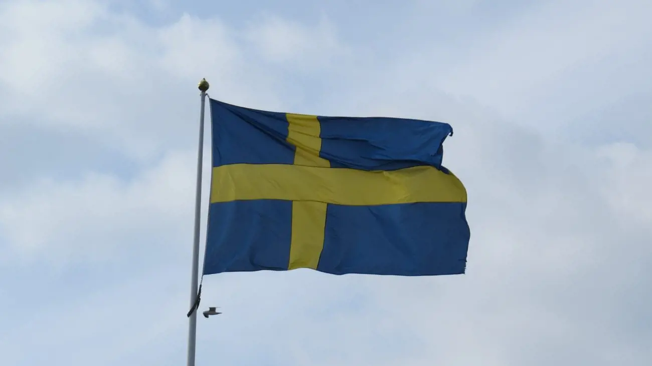 cloud-sky-wind-flag-blue-sweden-1053742-pxhere.com7_