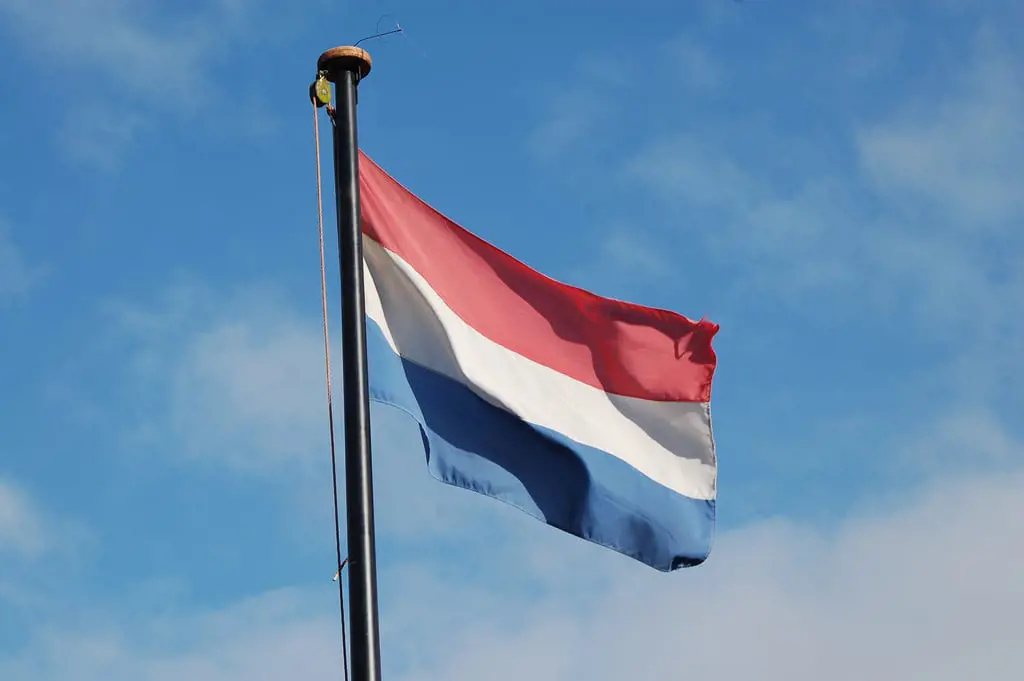 Holland-flag-wind_0