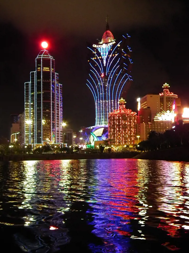 Macau-casinos-at-night