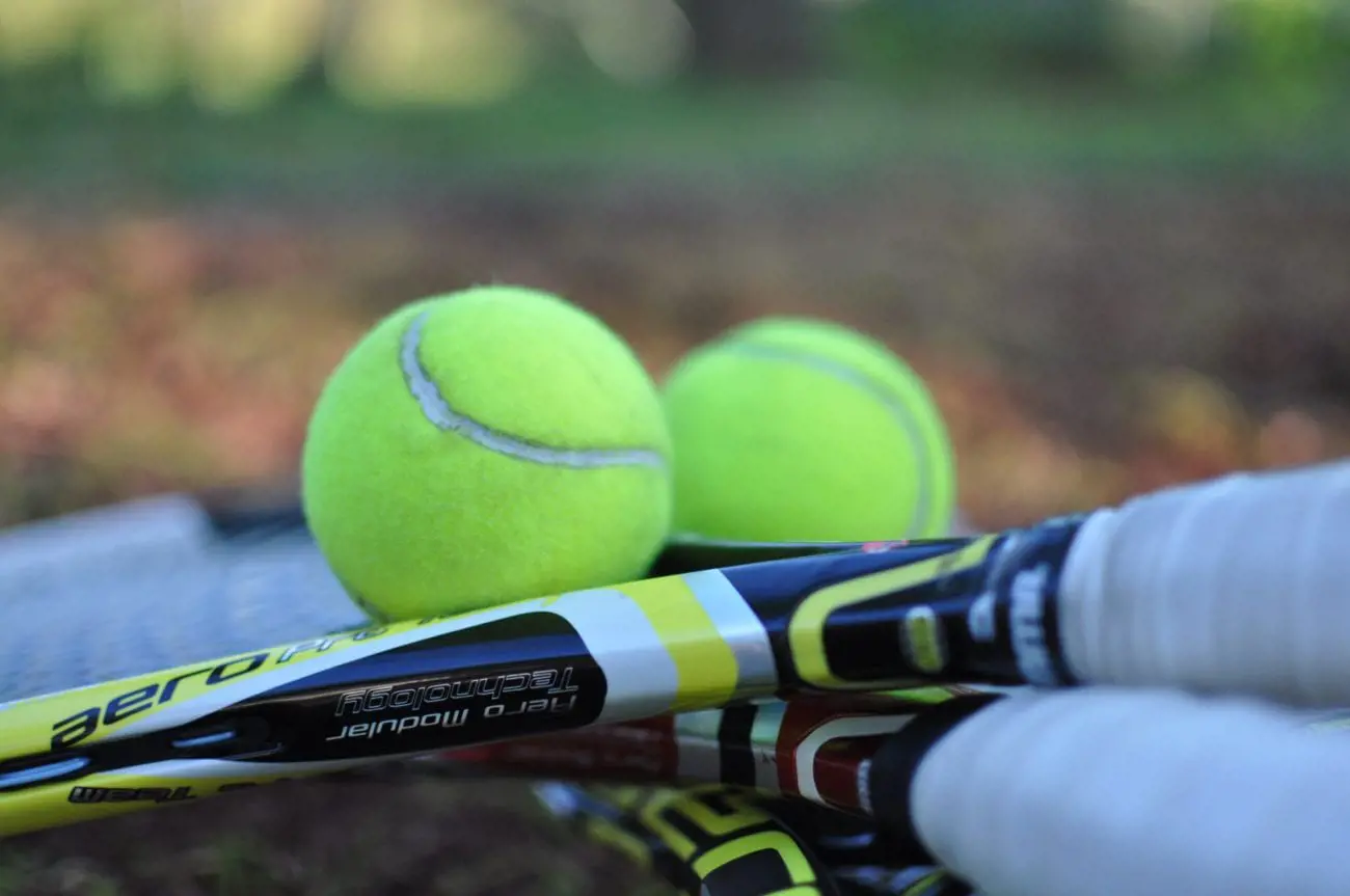 grass-green-equipment-yellow-sports-equipment-tennis-373091-pxhere.com_-scaled