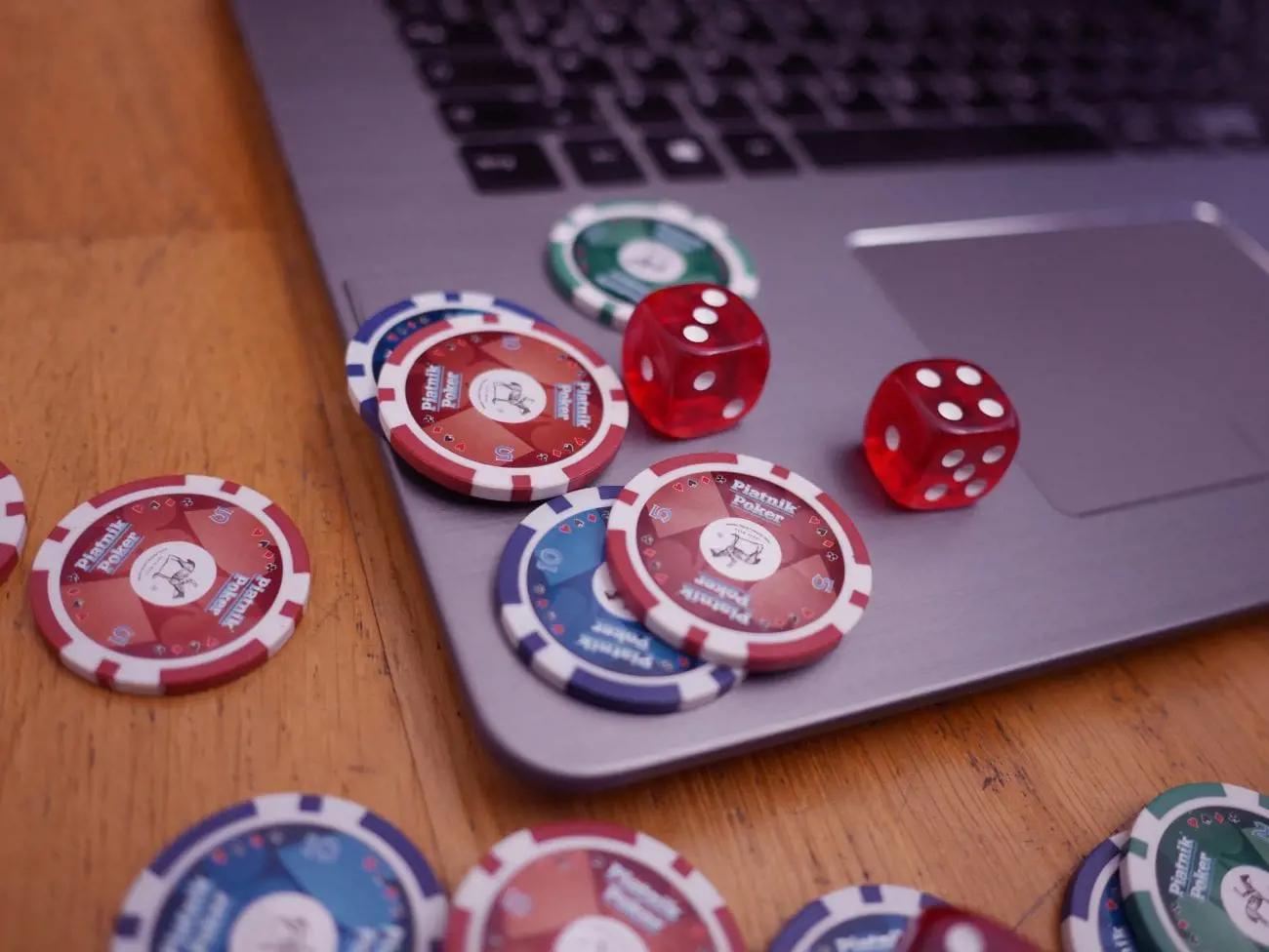 poker-chips-4518187_1920-scaled