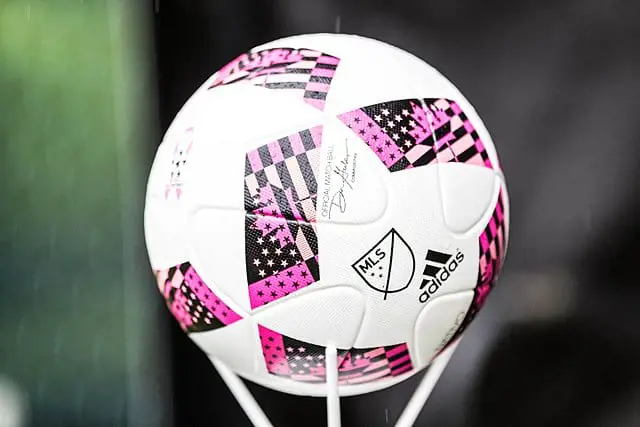 640px-2016_MLS_ball_by_Adidas_29746978214