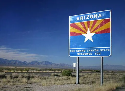640px-Entering_Arizona_on_I-10_Westbound_0