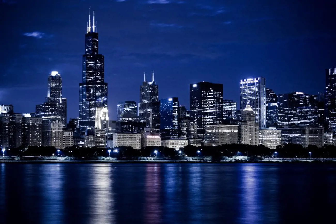 chicago-skyline-at-night-1505924392KrN-scaled