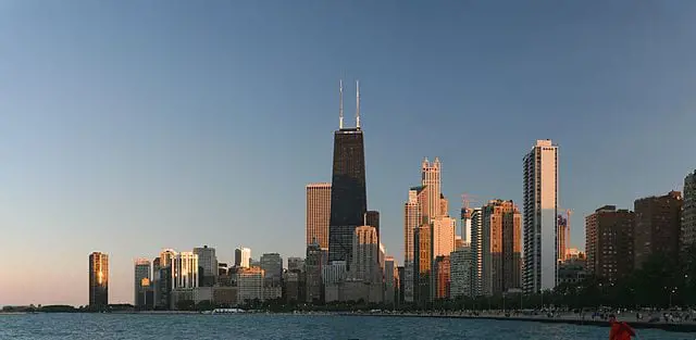 640px-Chicago_Lakefront_2