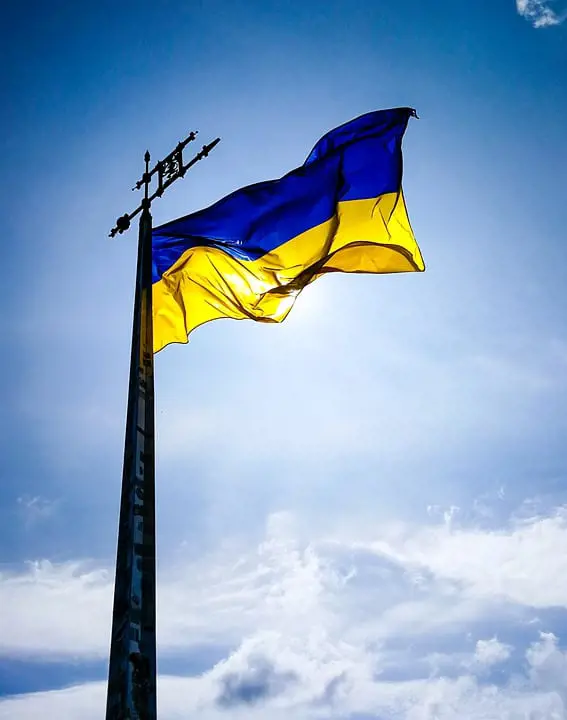 ukraine-flag-flying