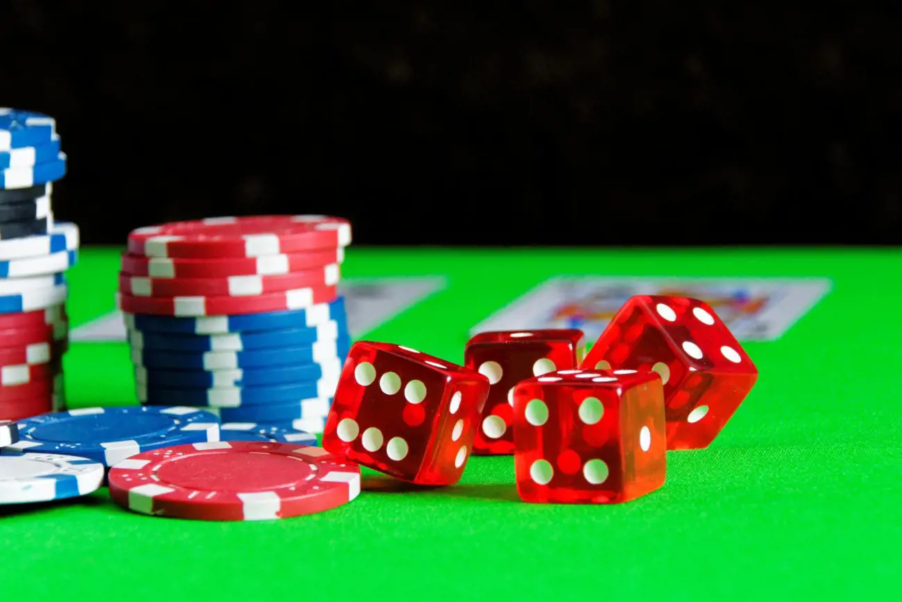 play-poker-cube-gambling-casino-wallpaper_1