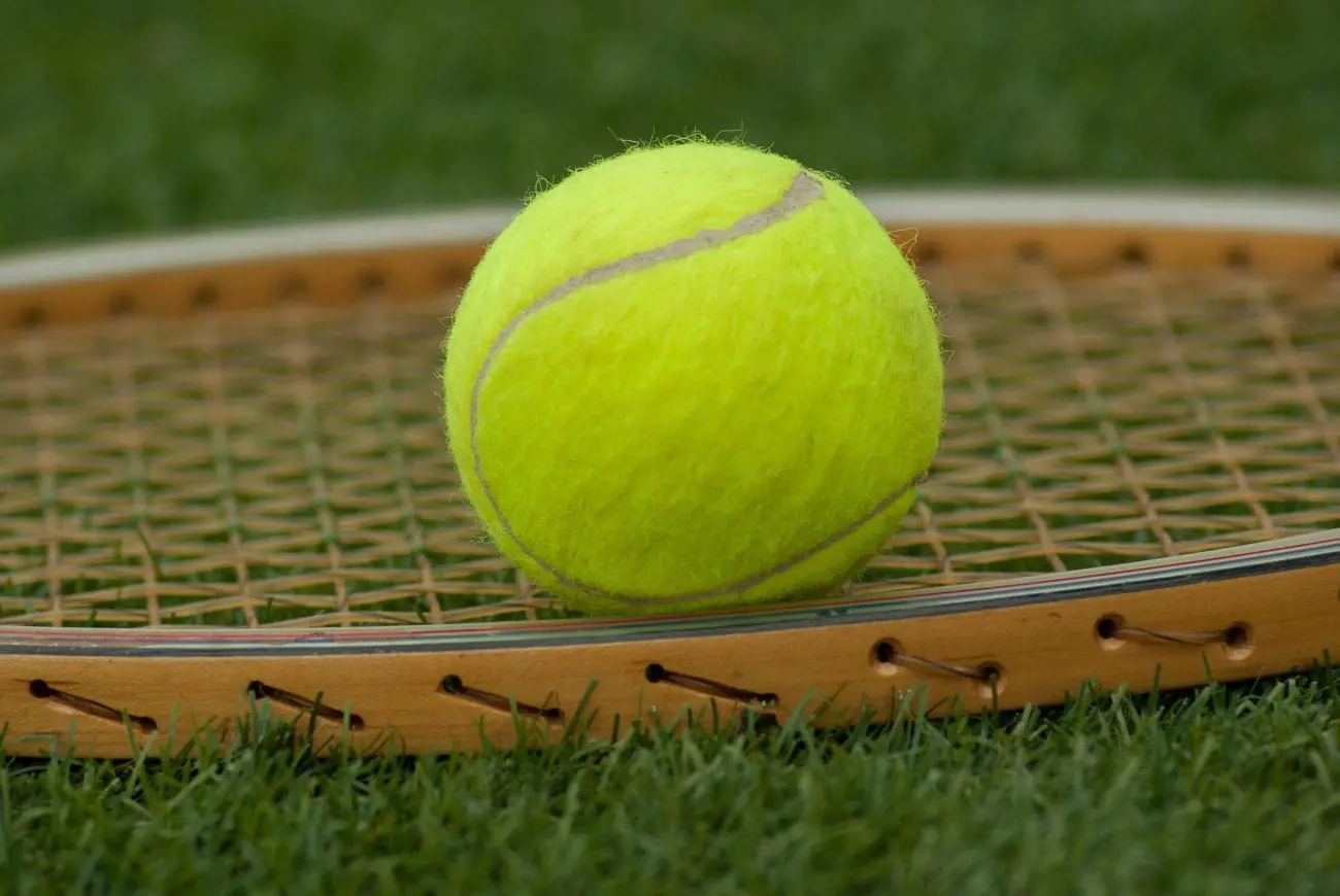 tennis-ball-1162640_1920