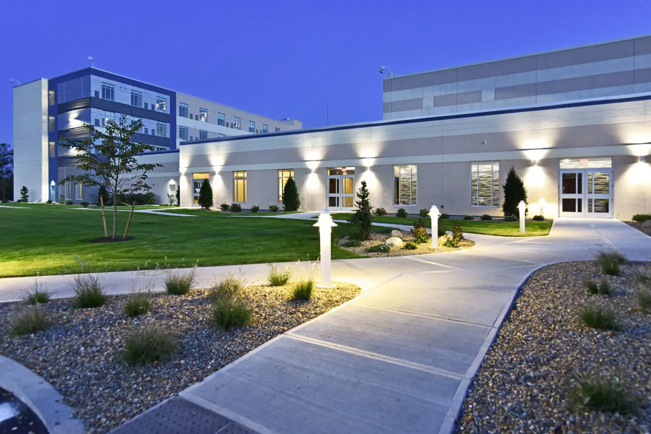 Twin-River-Hotel-Exterior-Night