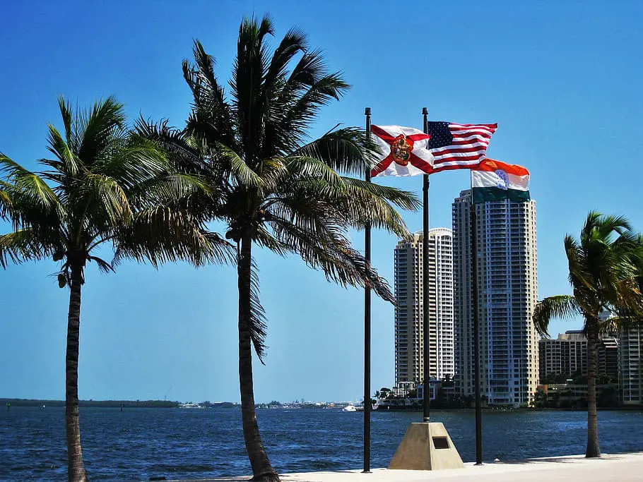 miami-florida-flags-usa